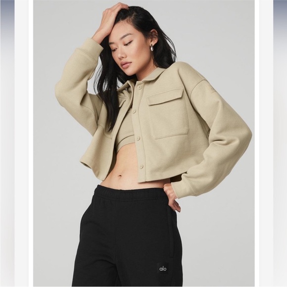 ALO Yoga Renown Cropped button down jacket - Picture 4 of 11
